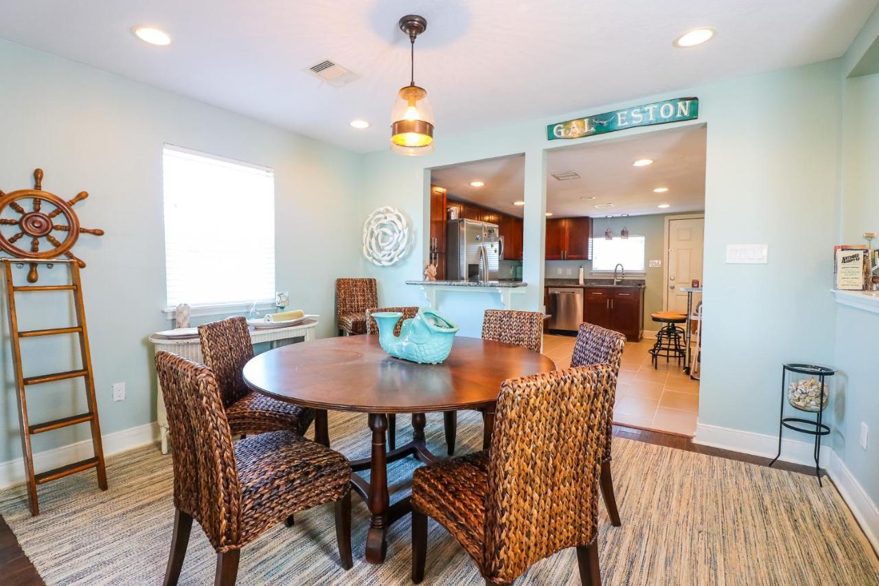 Perfect Location Spacious Yard Coffee Bar At This Lovely Beach Home Galveston Dış mekan fotoğraf